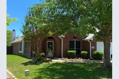 5827 Silver Sage Lane, Grand Prairie, TX 75052 - Photo 1