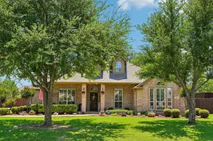 203 Shadow Ln, Shady Shores, TX 76208 - Photo 1