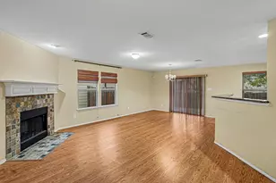 1865 Lynnwood Hills Dr, Fort Worth, TX 76112 - Photo 3