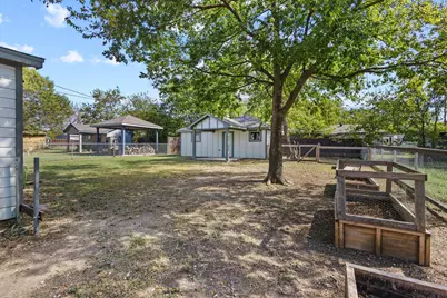 108 Holcombville Road, Tom Bean, TX 75489 - Photo 19