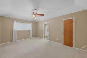 1100 Purdue Dr, Arlington, TX 76012 - Photo 17