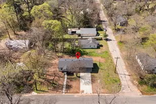 702 S Montgomery St, Gilmer, TX 75644 - Photo 3