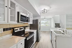 9805 Walnut St, Dallas, TX 75243 - Photo 9