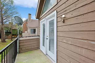 9805 Walnut St, Dallas, TX 75243 - Photo 25