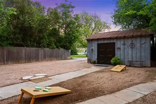 1028 N 4th St, Waco, TX 76707 - Photo 33