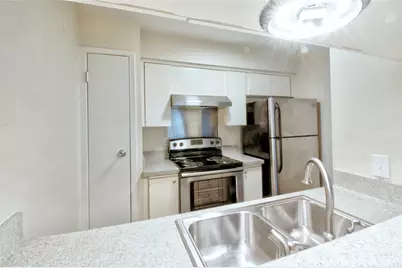 4837 Cedar Springs Road #304, Dallas, TX 75219 - Photo 7