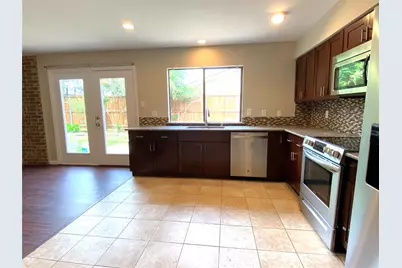 2704 Winding Creek Drive, Carrollton, TX 75007 - Photo 7
