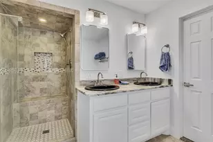 217 Casas Del Sur St, Granbury, TX 76049 - Photo 15