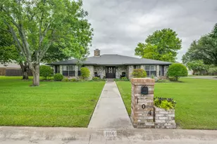 104 Brookview Dr, Decatur, TX 76234 - Photo 1