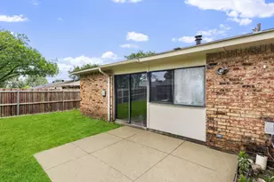 809 Levelland Dr, Arlington, TX 76017 - Photo 17
