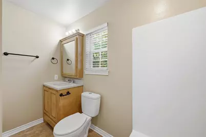 728 W Walker Street, Denison, TX 75020 - Photo 13