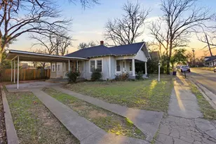405 College St, Cleburne, TX 76033 - Photo 3