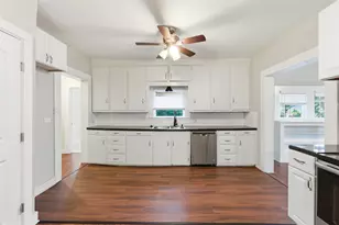 405 College St, Cleburne, TX 76033 - Photo 9