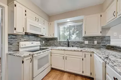4902 Thorncliffe Drive, Arlington, TX 76016 - Photo 19