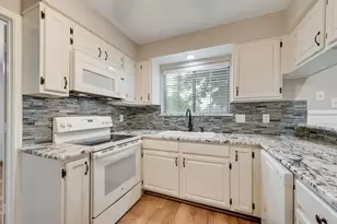 4902 Thorncliffe Dr, Arlington, TX 76016 - Photo 19