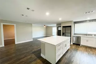 3708 Cranston Ct E, Irving, TX 75062 - Photo 9