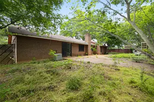 206 Clover Ln, Palestine, TX 75803 - Photo 3