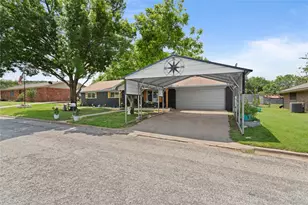 919 S Ave N, Clifton, TX 76634 - Photo 3