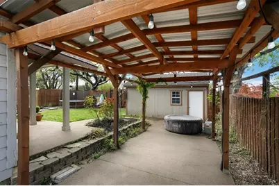 8515 Glencrest Lane, Dallas, TX 75209 - Photo 23