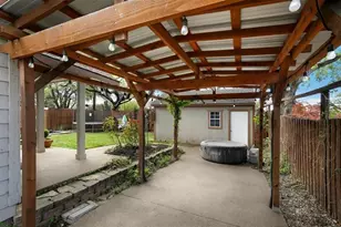 8515 Glencrest Ln, Dallas, TX 75209 - Photo 23
