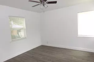 2915 Falls Dr, Dallas, TX 75211 - Photo 11