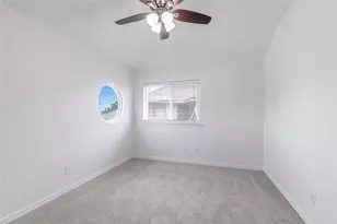 901 Saddle Dr, Euless, TX 76039 - Photo 15