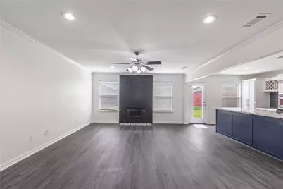 901 Saddle Drive, Euless, TX 76039 - Photo 3