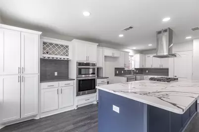 901 Saddle Drive, Euless, TX 76039 - Photo 5