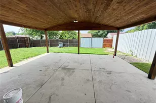 10126 China Tree Dr, Dallas, TX 75249 - Photo 11