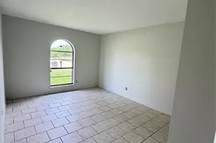 10126 China Tree Dr, Dallas, TX 75249 - Photo 7