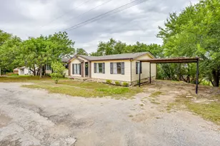 2600 Houston Ct, Granbury, TX 76048 - Photo 3