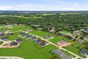 2172 Middlewood Cir, Granbury, TX 76049 - Photo 37
