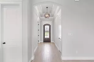 2172 Middlewood Cir, Granbury, TX 76049 - Photo 5