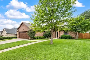 2605 Briargrove Dr, Hurst, TX 76054 - Photo 3