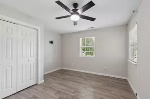 801 Country Club Pl, Grand Prairie, TX 75052 - Photo 21