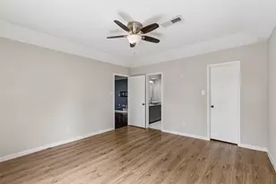 801 Country Club Pl, Grand Prairie, TX 75052 - Photo 17
