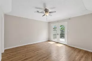 801 Country Club Pl, Grand Prairie, TX 75052 - Photo 15