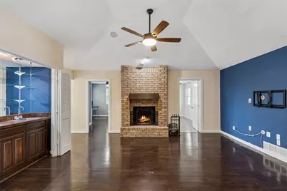 801 Country Club Place, Grand Prairie, TX 75052 - Photo 7