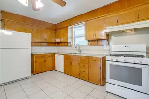 4952 Stadium Dr, Fort Worth, TX 76133 - Photo 3
