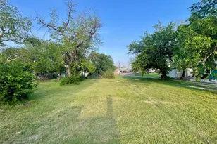 314 N Morris St, Gainesville, TX 76240 - Photo 1