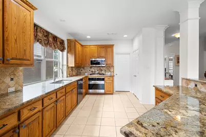 2307 Bear Run Road, Arlington, TX 76001 - Photo 11