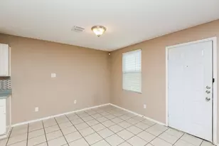 1301 Anna Lea Ln, Burleson, TX 76028 - Photo 5