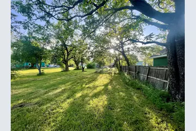 320 N Morris Street, Gainesville, TX 76240 - Photo 3