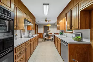 3301 Loma Vista Dr, Waco, TX 76708 - Photo 9