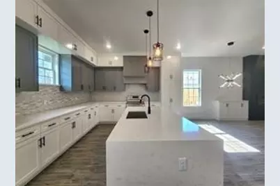 2121 S Edgewood Terrace, Fort Worth, TX 76105 - Photo 5