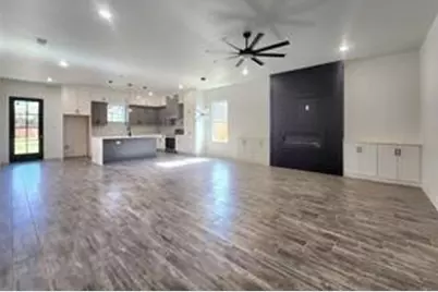 2121 S Edgewood Terrace, Fort Worth, TX 76105 - Photo 11
