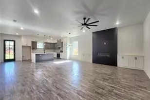 2121 S Edgewood Terrace, Fort Worth, TX 76105 - Photo 11