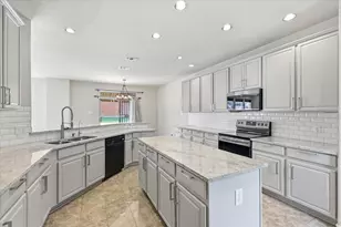 207 Moonlight Dr, Euless, TX 76039 - Photo 13