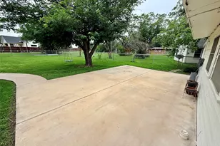 1346 Hillcrest Dr, Graham, TX 76450 - Photo 29