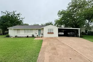 1346 Hillcrest Dr, Graham, TX 76450 - Photo 1